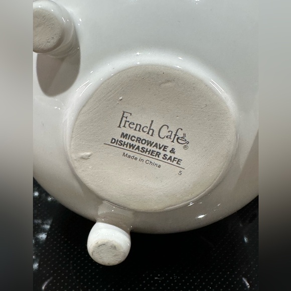 French Cafe Hot Chocolate Pitcher, Mixer, and 4 matching cups - Picture 3 of 6